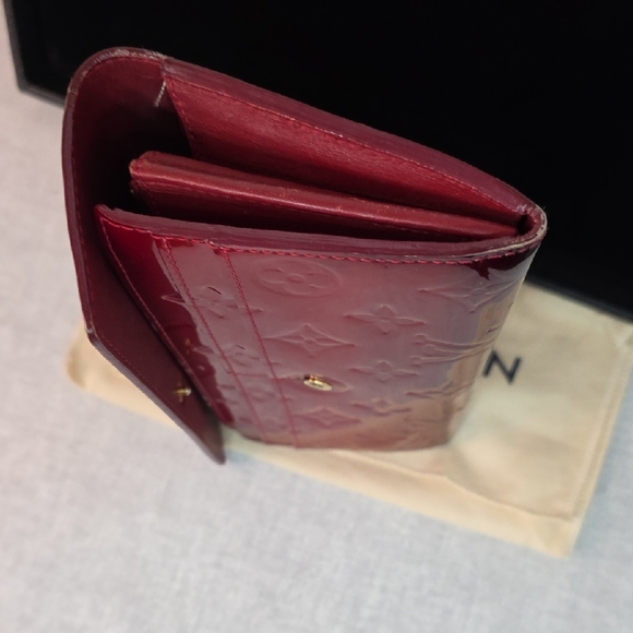 Louis Vuitton Vernis Sarah Long Wallet - Picture 12 of 12